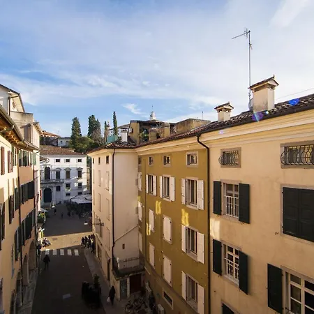 Mandi Mandi Al Centro